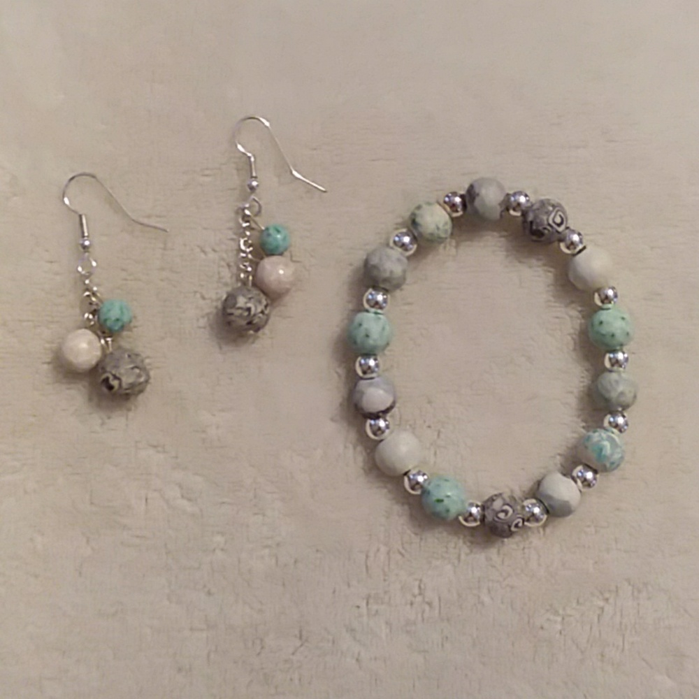 Earring and bracelet set